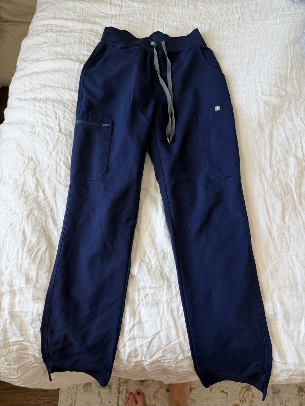 Figs Women's Navy High Waisted Yola Slim Scrub Pants